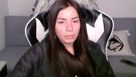 Snapshot of wolfs_daughter chatting on March 1, 2025, 2:26 am Alex online show from March 1, 2025, 2:26 am