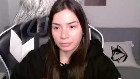 Snapshot of wolfs_daughter chatting on March 3, 2025, 1:42 am Alex online show from March 3, 2025, 1:42 am