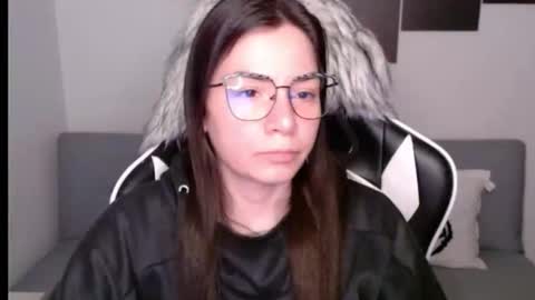 Snapshot of wolfs_daughter chatting on September 10, 2025, 2:11 am Alex online show from September 10, 2025, 2:11 am