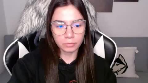 Snapshot of wolfs_daughter chatting on September 28, 2025, 2:06 am Alex online show from September 28, 2025, 2:06 am