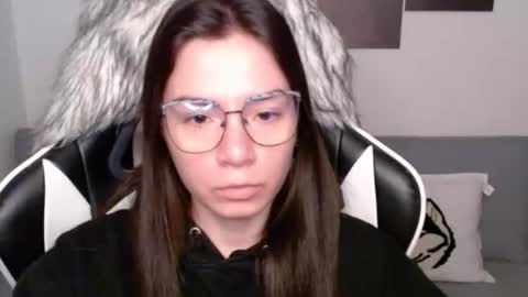 Snapshot of wolfs_daughter chatting on September 29, 2025, 2:06 am Alex online show from September 29, 2025, 2:06 am