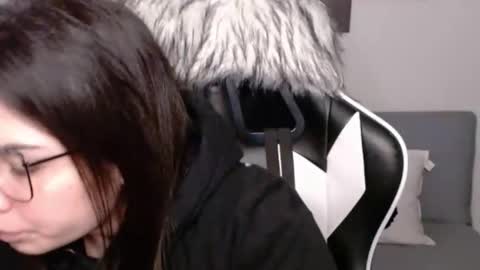 Snapshot of wolfs_daughter chatting on October 12, 2025, 1:37 am Alex online show from October 12, 2025, 1:37 am