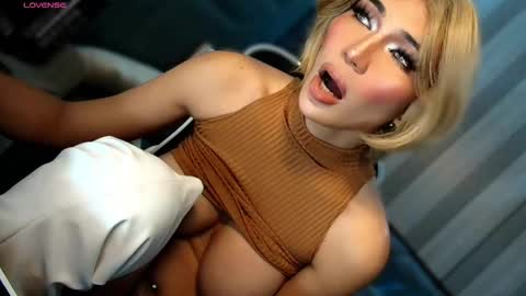 Julia online show from February 25, 2026, 4:22 am