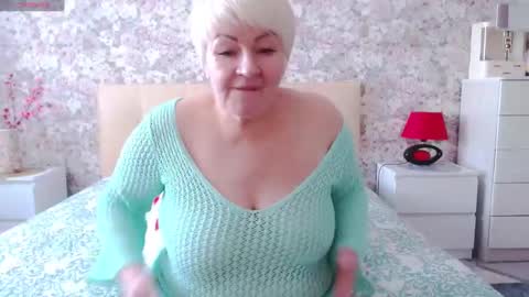 Snapshot of women_pleasures chatting on February 16, 2025, 10:21 am women_pleasures online show from February 16, 2025, 10:21 am