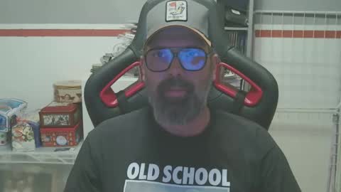 Snapshot of womenizzeer chatting on January 7, 2025, 5:09 pm Adam online show from January 7, 2025, 5:09 pm