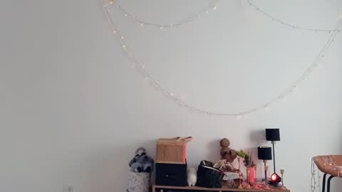 Stia online show from April 19, 2026, 7:07 am