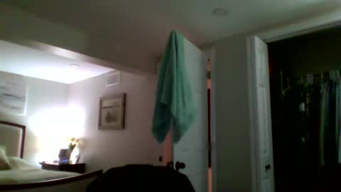 Snapshot of woodeee77 chatting on February 15, 2026, 12:51 am woodeee77 online show from February 15, 2026, 12:51 am