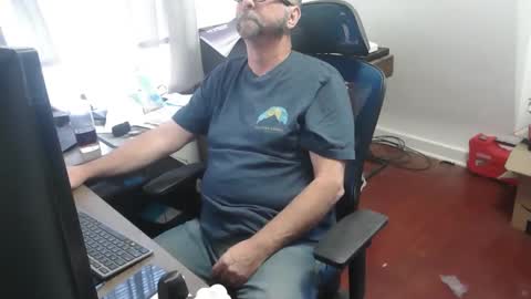 woodworker6473 online show from October 16, 2025, 12:39 pm