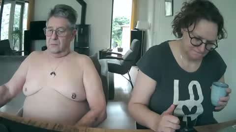 woodwurm and Snoeske online show from February 23, 2025, 9:11 am