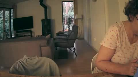 woodwurm and Snoeske online show from December 1, 2025, 7:13 am