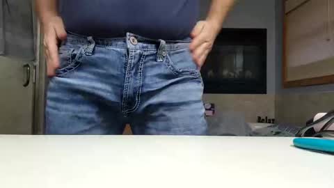 Snapshot of workingman6969 chatting on December 17, 2024, 9:49 pm workingman6969 online show from December 17, 2024, 9:49 pm