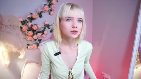 wow_angel online show from May 27, 2026, 5:48 am