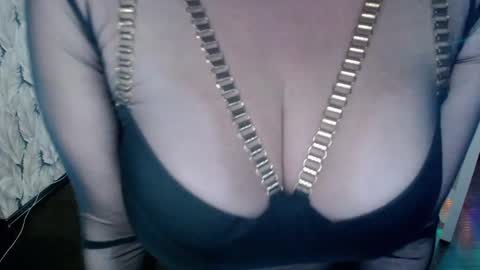 Snapshot of wow_co chatting on February 24, 2025, 7:52 pm wow_co online show from February 24, 2025, 7:52 pm