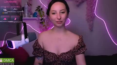 Sue online show from June 8, 2026, 1:28 am