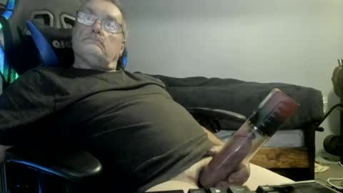 wowsers2022 online show from November 8, 2025, 4:23 am