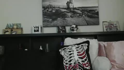 Snapshot of wrenleigh chatting on February 2, 2025, 10:02 am Crystal Lake online show from February 2, 2025, 10:02 am