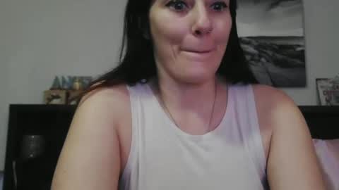 Snapshot of wrenleigh chatting on February 18, 2025, 7:10 am Crystal Lake online show from February 18, 2025, 7:10 am