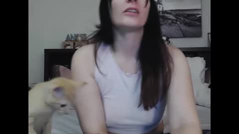 Snapshot of wrenleigh chatting on February 23, 2025, 10:28 am Crystal Lake online show from February 23, 2025, 10:28 am