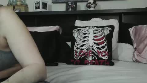 Snapshot of wrenleigh chatting on February 25, 2025, 5:08 am Crystal Lake online show from February 25, 2025, 5:08 am