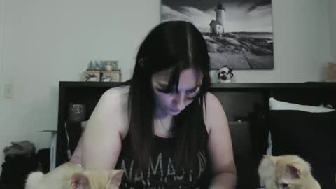 Snapshot of wrenleigh chatting on February 27, 2025, 5:45 am Crystal Lake online show from February 27, 2025, 5:45 am