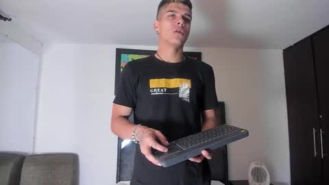 wyatt online show from October 29, 2025, 12:18 pm