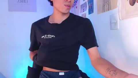 wyatt online show from December 6, 2024, 1:40 am