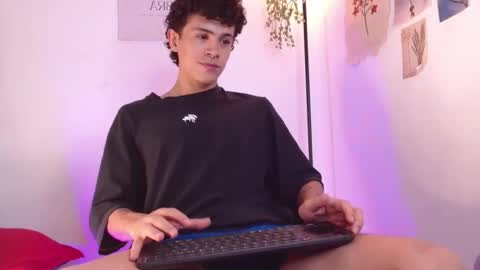 wyatt online show from December 19, 2024, 10:32 pm