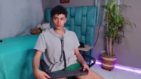 wyatt online show from January 22, 2025, 11:32 pm