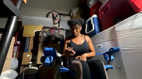 Snapshot of wynterheat chatting on October 2, 2025, 2:13 pm Wynter Heat online show from October 2, 2025, 2:13 pm