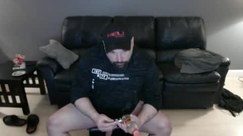 Snapshot of x69xsmilyx69x chatting on March 5, 2025, 5:40 am Kevin online show from March 5, 2025, 5:40 am