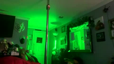 Whatyouwantbest online show from November 17, 2025, 5:41 pm