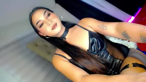 x_aurorascent online show from November 3, 2025, 8:48 am