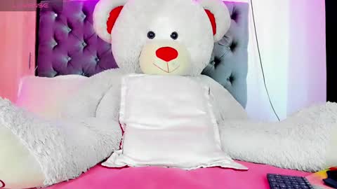 Snapshot of x_indomitable1 chatting on February 21, 2025, 10:15 pm Maria Juliana online show from February 21, 2025, 10:15 pm