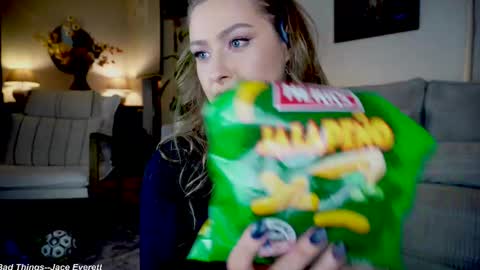 Lily online show from February 11, 2025, 5:37 am