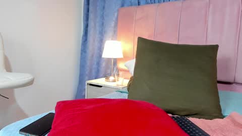 x_milu online show from January 20, 2025, 1:18 am