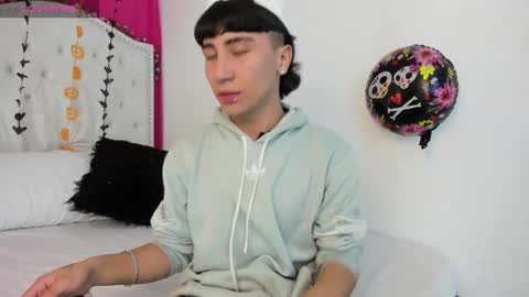 Snapshot of xaandergrey chatting on October 15, 2025, 3:45 pm xaanderGrey online show from October 15, 2025, 3:45 pm