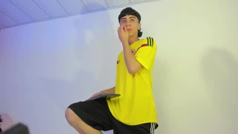 Snapshot of xaandergrey chatting on November 9, 2025, 7:34 pm xaanderGrey online show from November 9, 2025, 7:34 pm