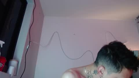 xalejo_max online show from November 17, 2025, 10:43 am