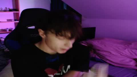 Snapshot of xandiigmusik chatting on December 1, 2025, 10:42 am rx4per online show from December 1, 2025, 10:42 am