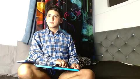 xandrodeluxe online show from October 24, 2025, 2:46 pm
