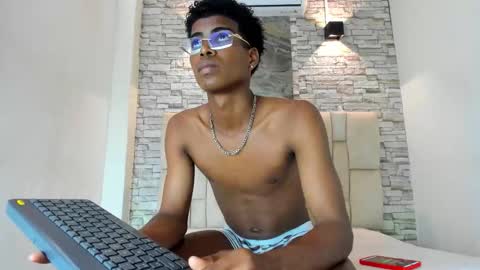 Snapshot of xavi_lee chatting on November 29, 2025, 8:34 pm XAVI online show from November 29, 2025, 8:34 pm