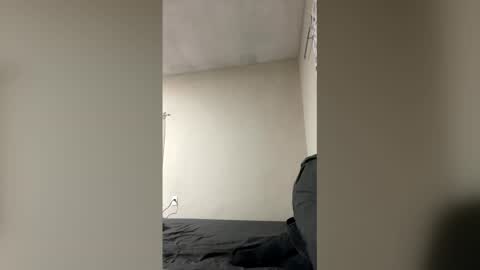 xavier2482 online show from April 20, 2026, 12:57 am