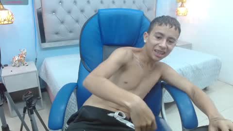 xavii_18_ online show from January 22, 2025, 6:10 pm