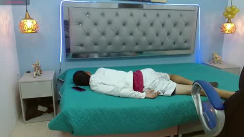 xavii_18_ online show from February 5, 2025, 4:47 pm