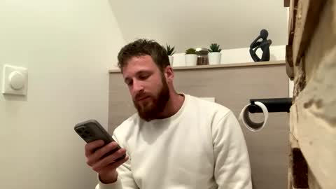 xavou779 online show from November 9, 2025, 10:52 pm