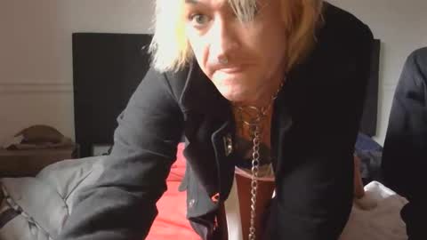 Snapshot of xbigshooter85 chatting on November 16, 2025, 11:43 pm xbigshooter85 online show from November 16, 2025, 11:43 pm