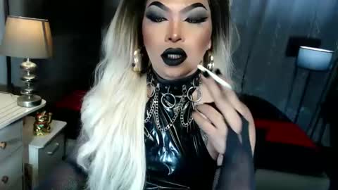 Zhavia online show from December 2, 2025, 7:31 pm