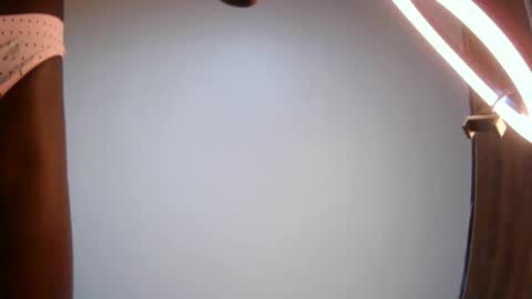 xeenah online show from November 17, 2025, 12:55 pm