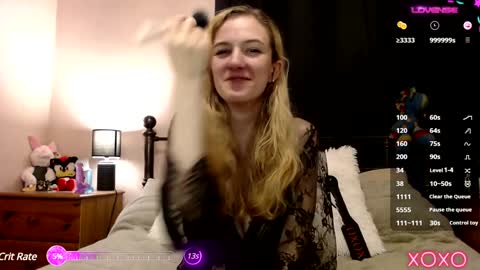 Snapshot of xelliee_rosex chatting on December 8, 2024, 8:36 pm EllieeRose online show from December 8, 2024, 8:36 pm
