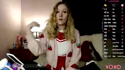Snapshot of xelliee_rosex chatting on September 24, 2025, 11:30 pm EllieeRose online show from September 24, 2025, 11:30 pm